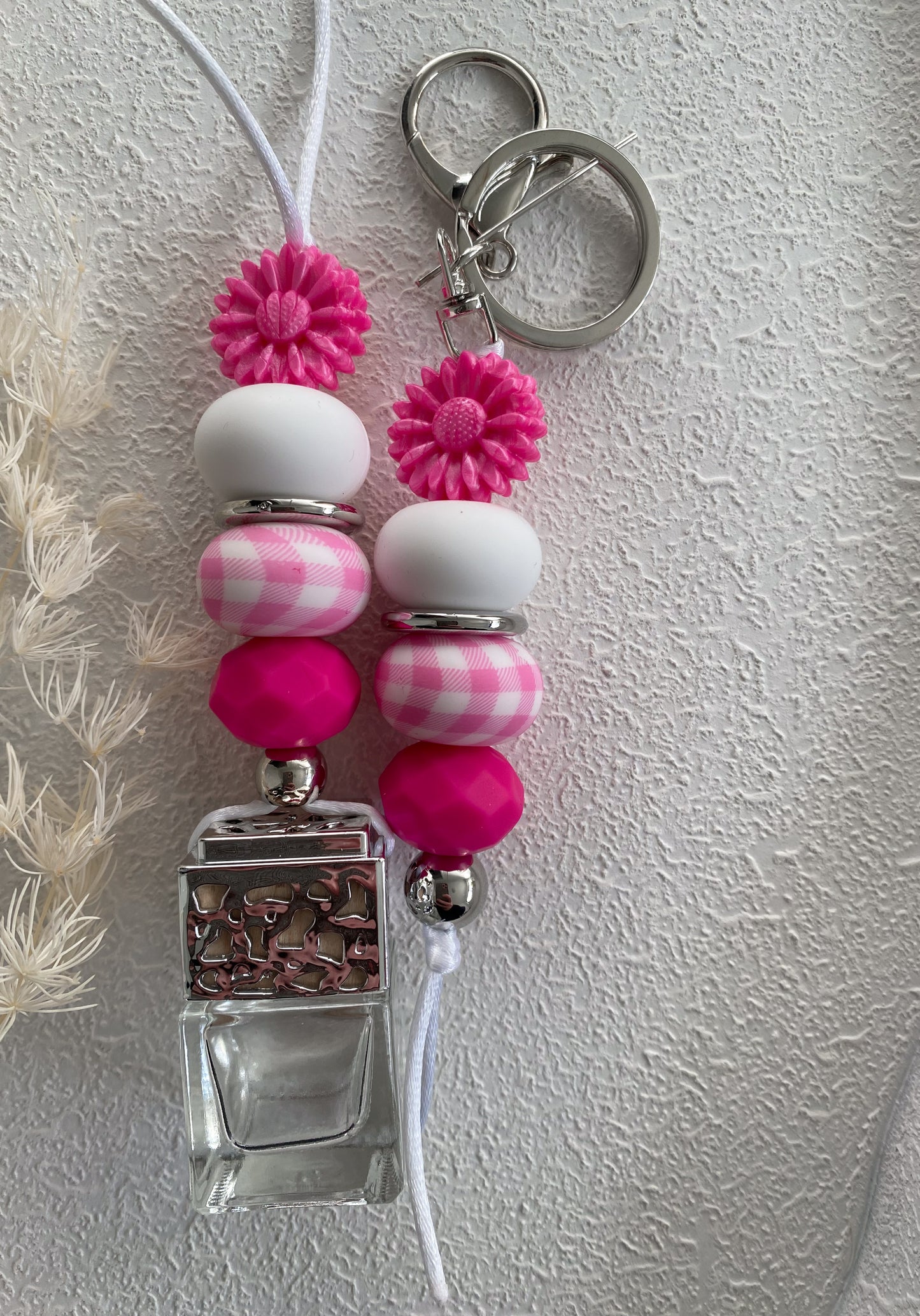 Hot Pink Daisy Diffuser/Keychain