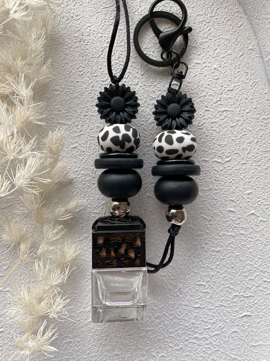 Spotty Daisy Diffuser/Keychain