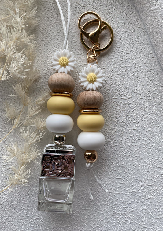 Custard Daisy Diffuser/Keychain