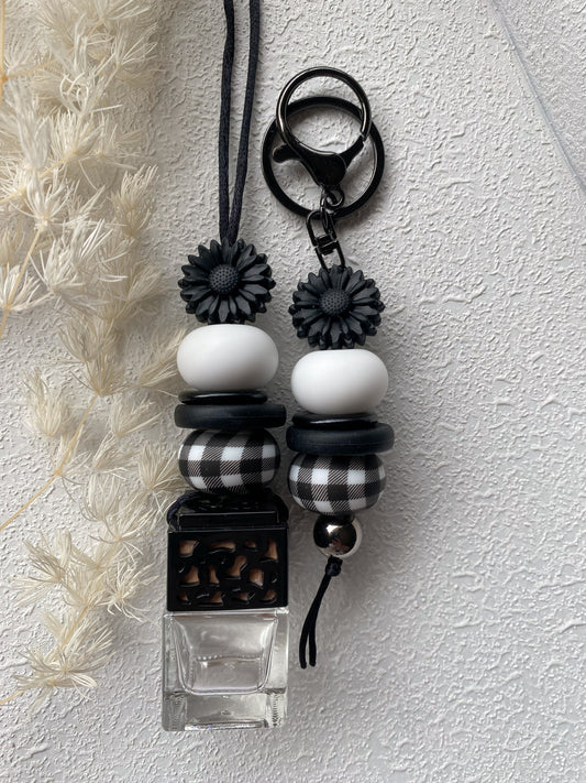 Gingham Daisy Diffuser/Keychain